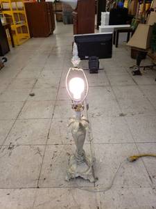 lot 8635 image: fancy white table lamp
