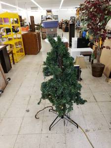 lot 8636 image: small Christmas tree wl8ghts