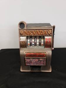 lot 8673 image: slot machine bank