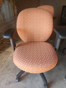 lot 39650 image: HON Office Chairs&nbsp