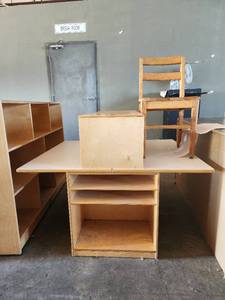 lot 39662 image: Child Craft Childrens Wooden Activity Desk