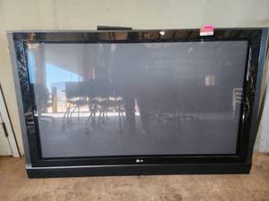 lot 39663 image: LG TV 60in With Remote with Mount 60PC1DC-UE