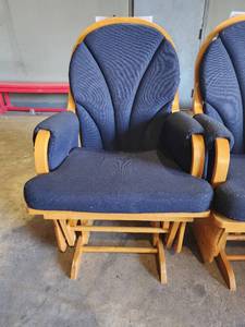 lot 39676 image: Wooden Glider with Black Cushion&nbsp