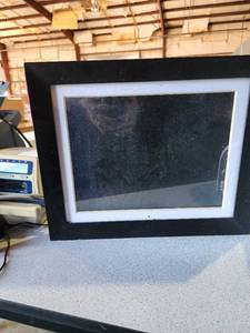 lot 39687 image: Alura Tek Digital Picture Frame with Remote