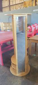 lot 39720 image: Guidecraft Round Wooden Childrens Vanity