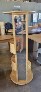 lot 39721 image: Guidecraft Round Wooden Childrens Vanity