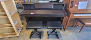 lot 39725 image: Suzuki HP-105 Digital Piano W 2 Benches
