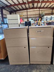 lot 39738 image: Lot of 2 Under Desk 3 Drawer Filing Cabinet