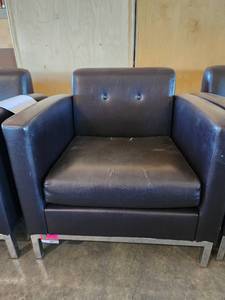 lot 39755 image: Black Vinyl Lounge Chair