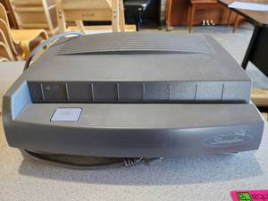 lot 39768 image: Swingline Electric Hole Punch Model 35MD