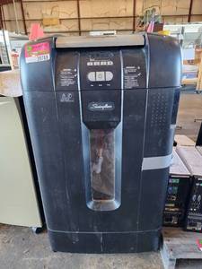 lot 39788 image: Swingline 750X Paper Shredder