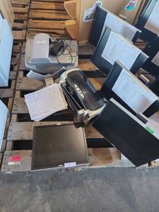 lot 39798 image: Lot of 5 Dell Monitors an HP Scanner Model B251A and a Epson Scanjet 5590