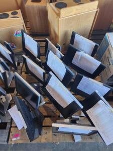 lot 39799 image: Lot of Miscellaneous Dell Monitors