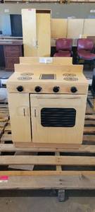 lot 39814 image: 2 Piece Wooden Kitchen Set