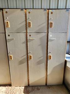 lot 5849 image: 3-Unit Storage Lockers&nbsp