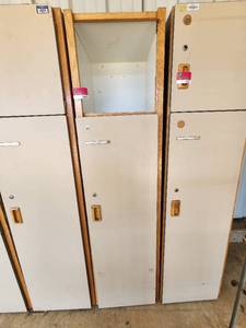 lot 5860 image: Storage Locker Damaged
