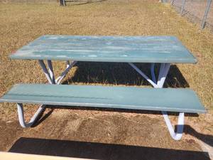 lot 5878 image: Southern Picnic Table 6ft