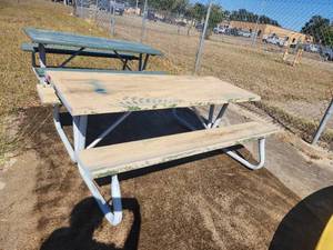 lot 5879 image: Southern Picnic Table 6ft