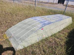 lot 5883 image: 16ft Lowe John Boat&nbsp