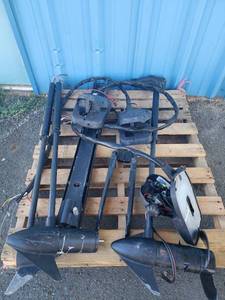 lot 5898 image: Lot of 2 Trolling Motors (CONDITION UNKNOWN)