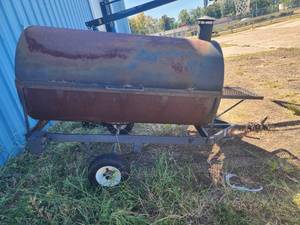 lot 5899 image: GrillSmoker on Trailer
