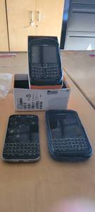 lot 39858 image: Lot of 3 Blackberry Phones