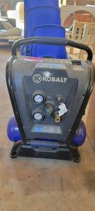 lot 39861 image: Kobalt 2 Gallon Oil Free Air Compressor