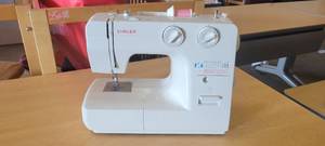 lot 39884 image: Singer Sewing Machine 1120