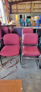 lot 39907 image: Lot of 6 Waiting Room Chairs