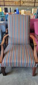 lot 39909 image: Fairfield Armed Lounge Chair