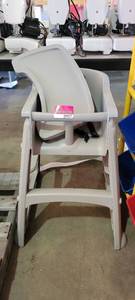 lot 39927 image: Gray Rubbermaid High Chair