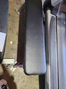 lot 39978 image: Utility Flat Bench