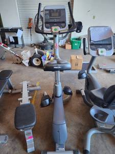 lot 39987 image: Precor Upright Bike Model 846i-U