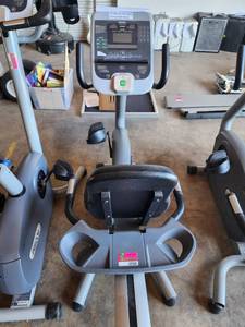 lot 39990 image: Precor Recumbent Bike 846i-R