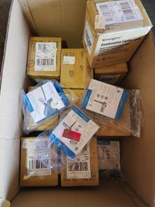 lot 45360 image: Box of Kinsington Laptop Locks