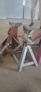 lot 45375 image: 2-Ton Jack Stands - 2 Total