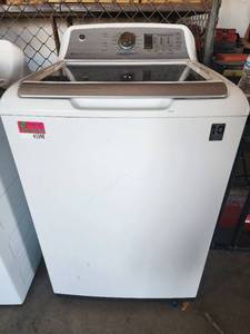 lot 45398 image: GE Deep Fill Washer GTW750CSL0WS