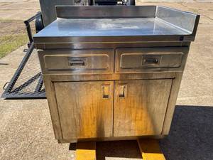 lot 39997 image: Stainless Steel Counter with 2 drawers and shelves with doors