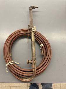 lot 9468 image: airco cutting head & torch hose