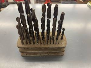 lot 9481 image: drill bit set