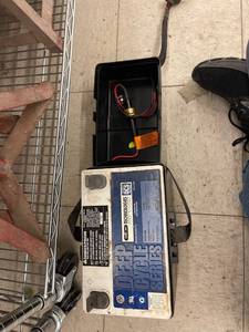 lot 9535 image: deep cycle battery in box