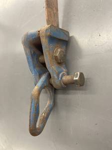 lot 9572 image: pulling clamp