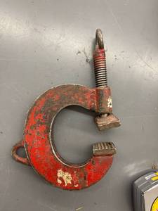 lot 9573 image: c clamp puller