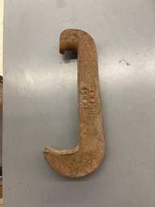 lot 9581 image: huge hook