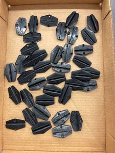 lot 9608 image: gm window glide clips