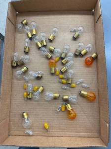 lot 9620 image: auto light bulbs