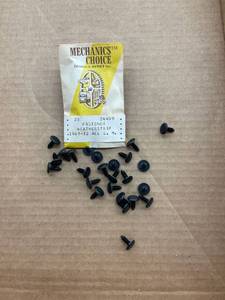 lot 9628 image: weatherstrip clips