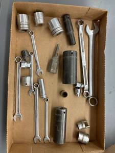 lot 9641 image: random snap on tools