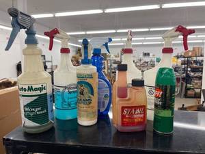 lot 9666 image: lot of spray bottles