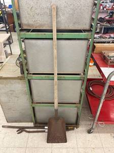 lot 9732 image: square shovel